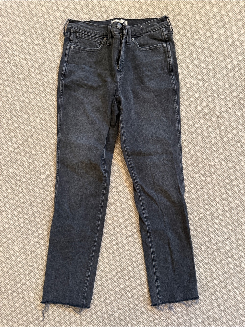 Madewell “mid rise stovepipe” - size 28